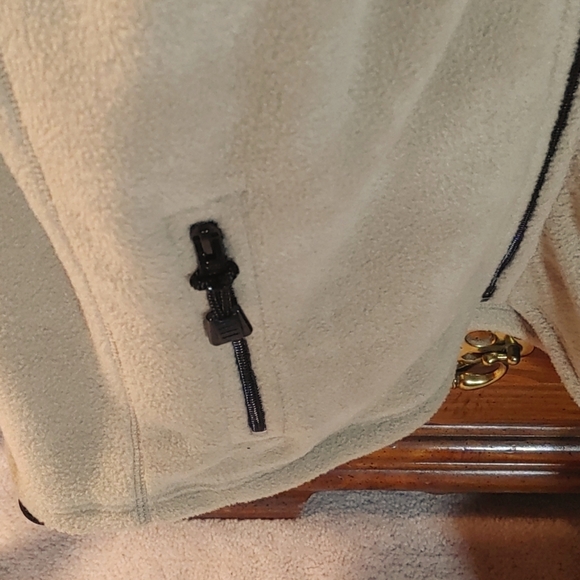 🤔R&R Women's tan and black zip vest - Picture 5 of 6